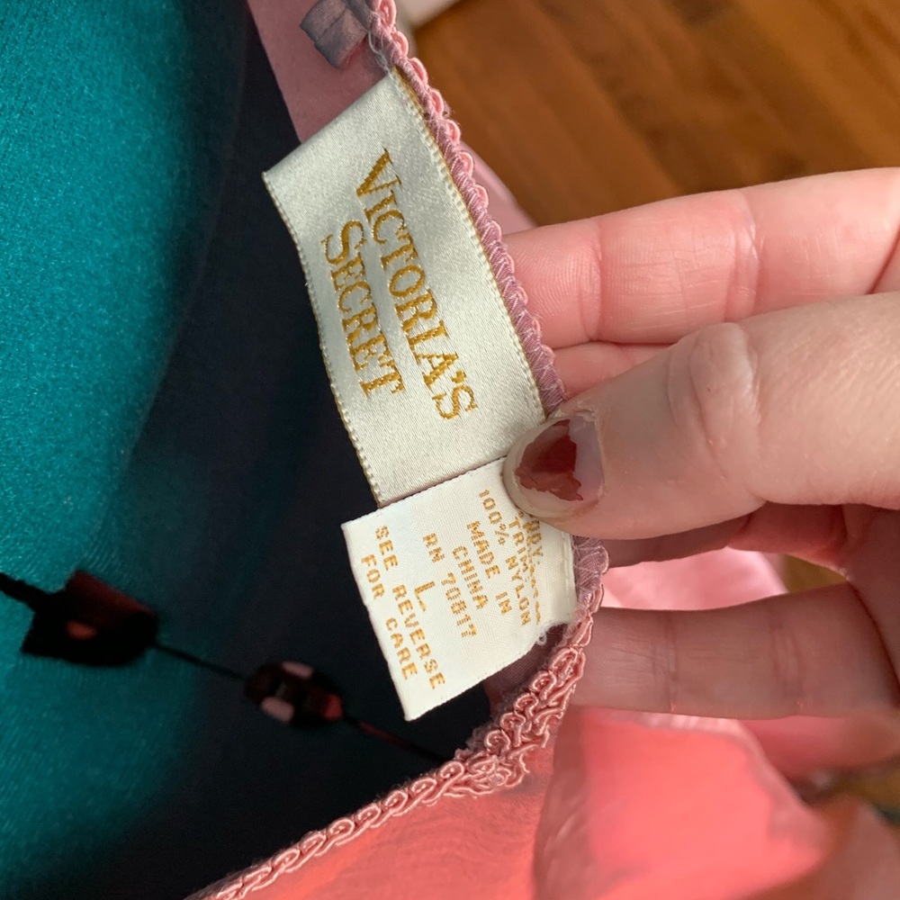 Beautiful vintage gold label Victoria’s Secret pink slip dress nightgown - Picture 5 of 5